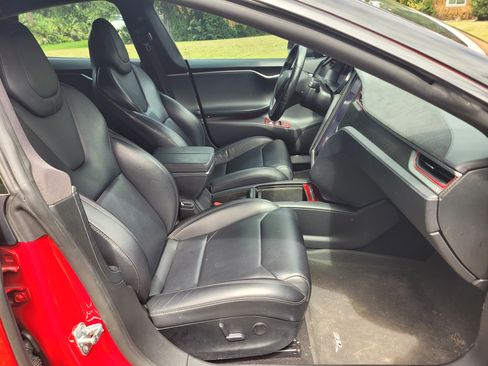 Used 2019 Tesla Model S Performance image 14