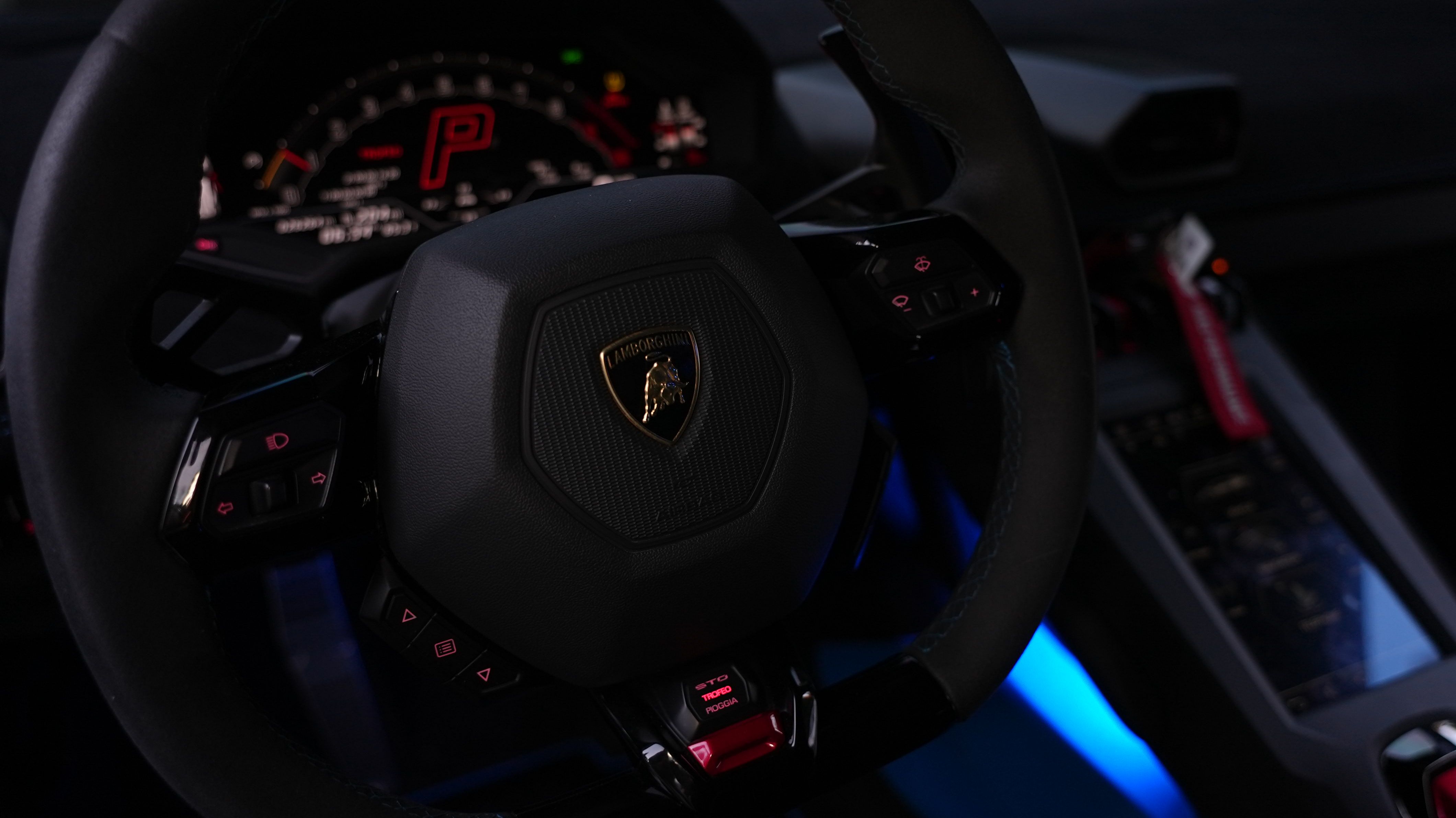 Used 2022 Lamborghini Huracan STO RWD image 21