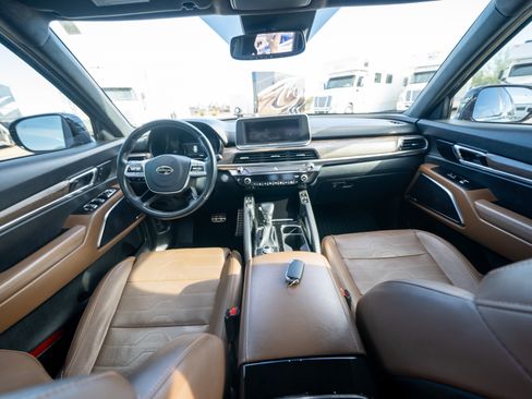 Used 2020 Kia Telluride SX w/ SX Prestige Package image 4