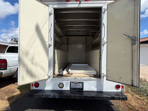 Used 2014 Ford E-350 and Econoline 350 Super Duty image 10