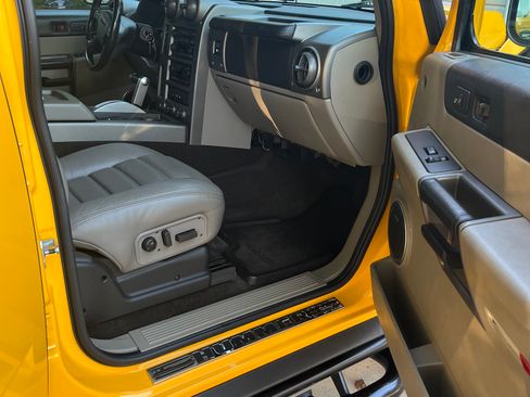 Used 2003 HUMMER H2 w/ Preferred Equipment Group image 11