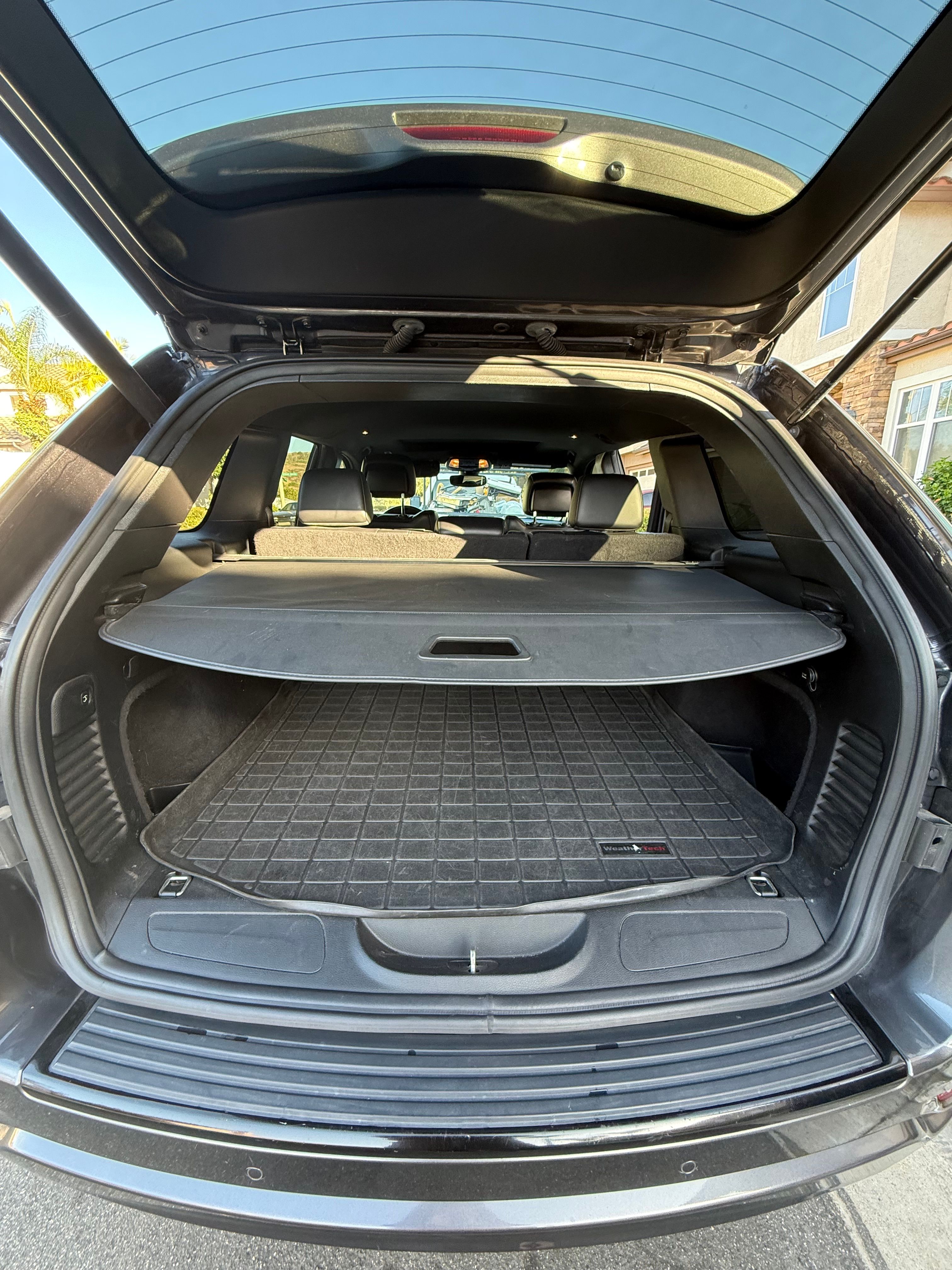 Used 2017 Jeep Grand Cherokee Laredo AWD/4WD image 4