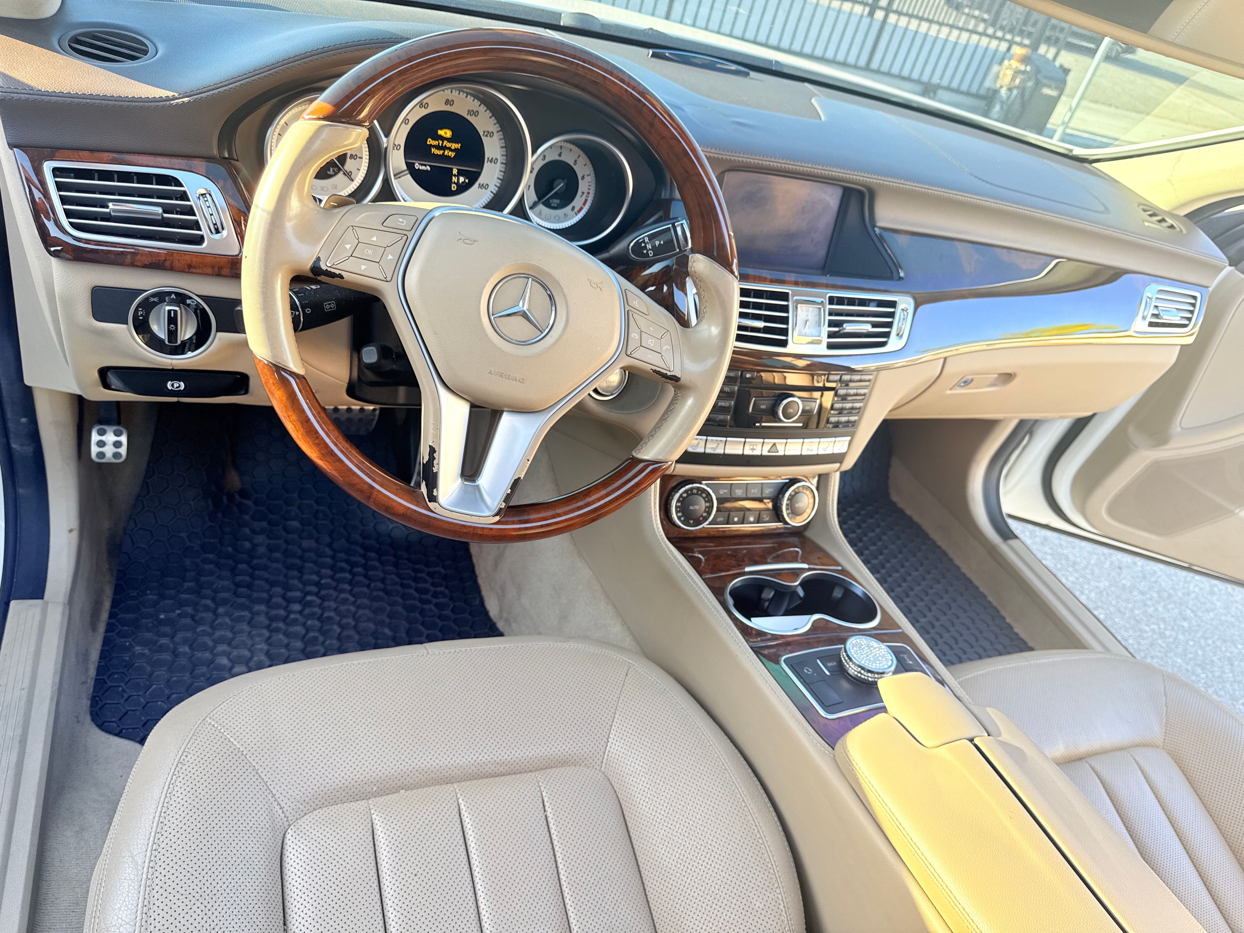 Used 2012 Mercedes-Benz CLS 550 image 8