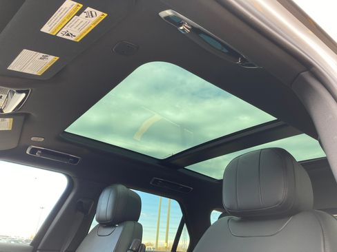 Used 2023 Land Rover Range Rover Sport SE Dynamic image 19