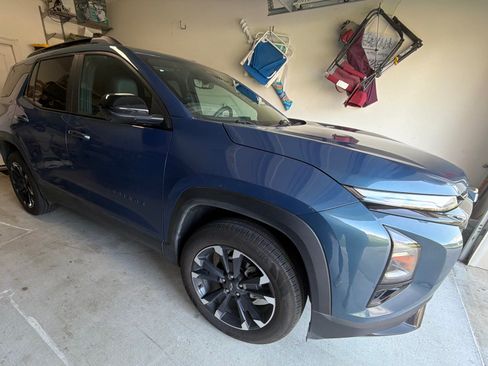 Used 2025 Chevrolet Equinox RS w/ Safety and Technology Package FWD image 2