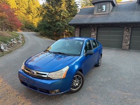 Used 2010 Ford Focus SE image 10