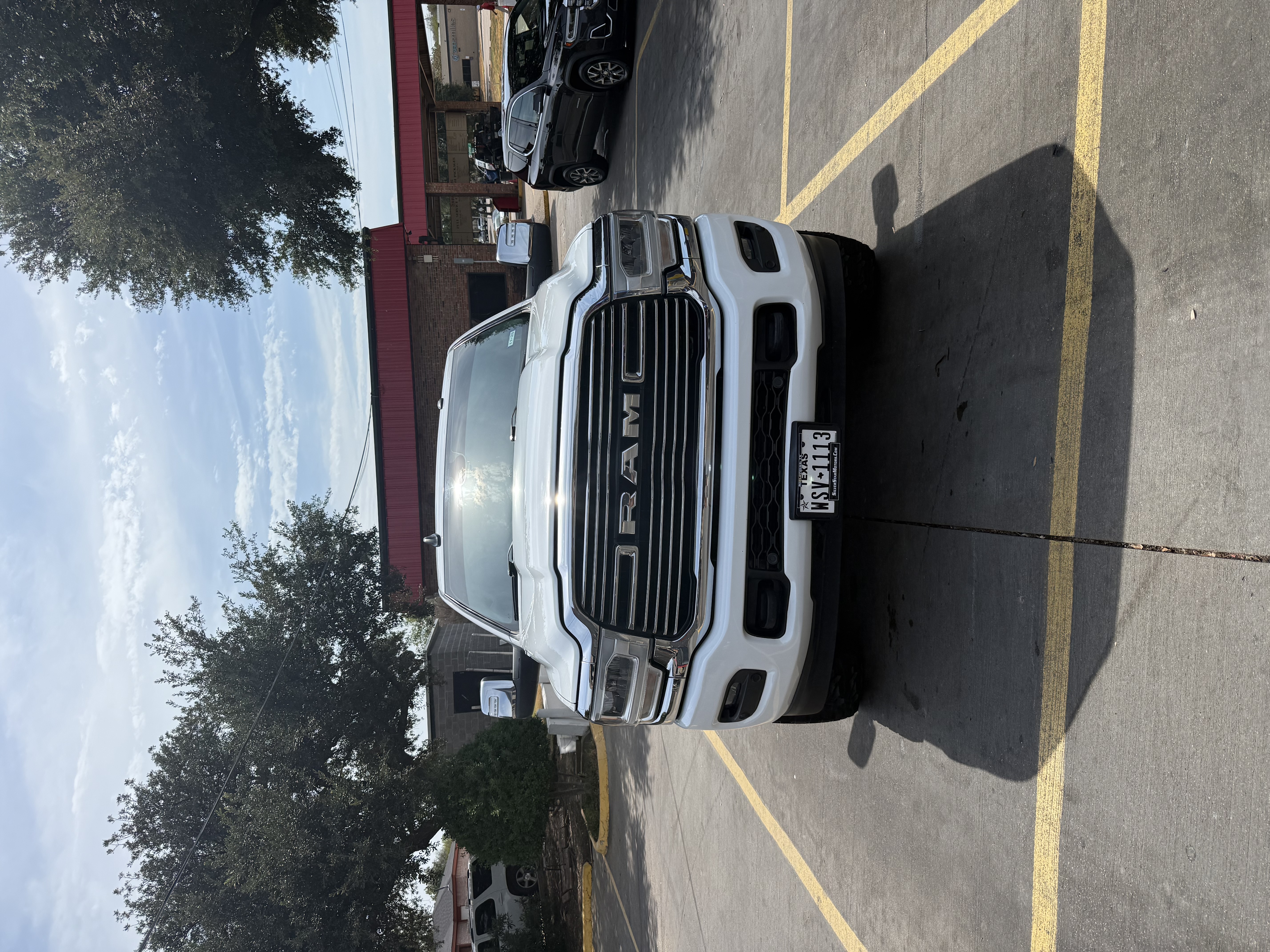 Used 2023 RAM 2500 Laramie AWD/4WD image 2