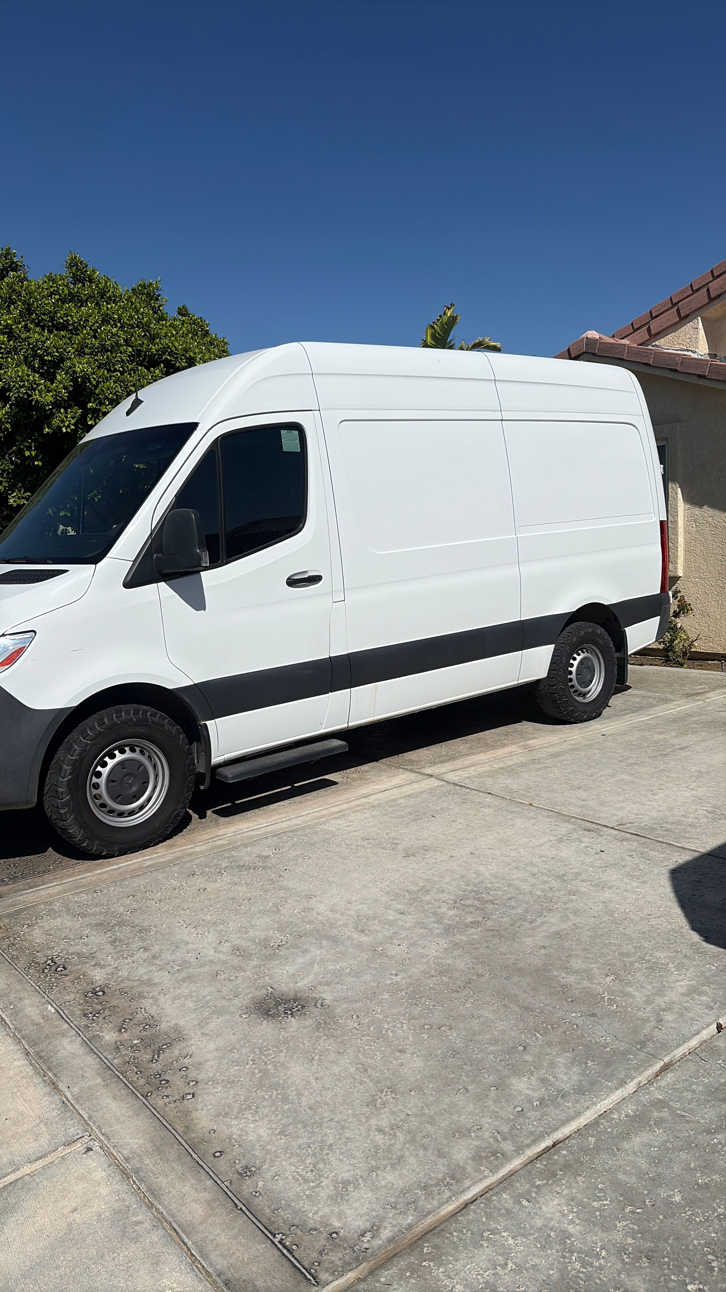 Used 2022 Mercedes-Benz Sprinter 2500 image 4