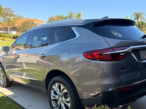 Used 2018 Buick Enclave Avenir w/ Avenir Technology Package FWD image 14