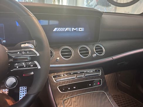 Used 2022 Mercedes-Benz E 53 AMG 4MATIC Sedan image 5