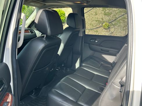 Used 2008 Chevrolet Avalanche LTZ w/ LTZ Preferred Equipment Group image 11