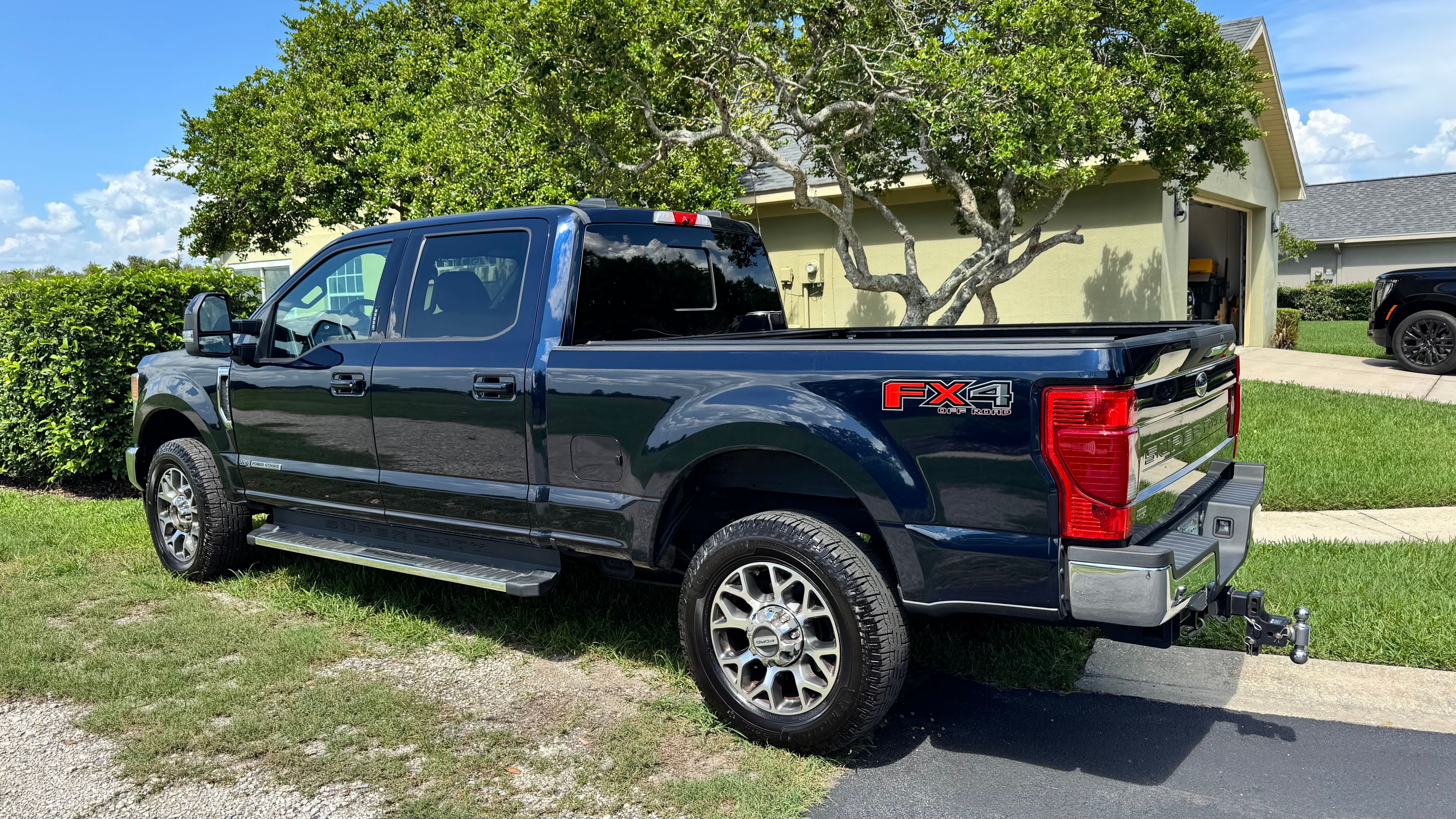 Used 2022 Ford F250 Lariat w/ Lariat Value Package AWD/4WD image 2
