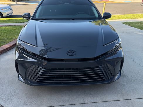 Used 2025 Toyota Camry XLE FWD image 2