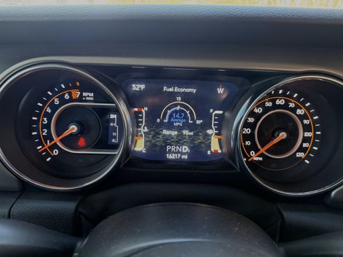 Used 2020 Jeep Gladiator Sport w/ Quick Order Package 24S image 17