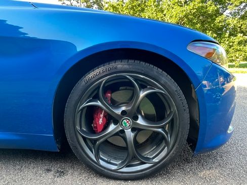 Used 2019 Alfa Romeo Giulia Ti Sport w/ Quick Order Package 22S Sport AWD/4WD image 31