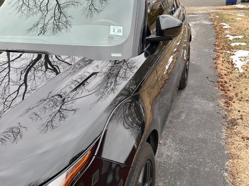 Used 2023 Land Rover Range Rover Evoque R-Dynamic SE image 2