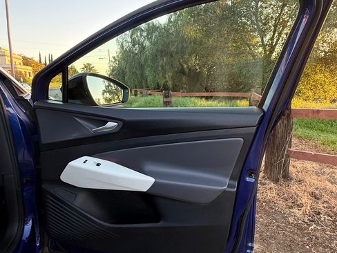 Used 2021 Volkswagen ID.4 1st Edition image 6