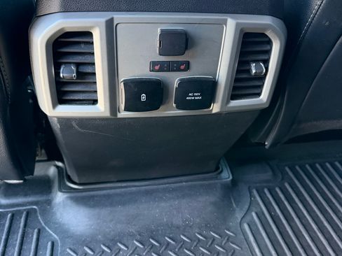 Used 2018 Ford F150 Lariat w/ Equipment Group 502A Luxury AWD/4WD image 10