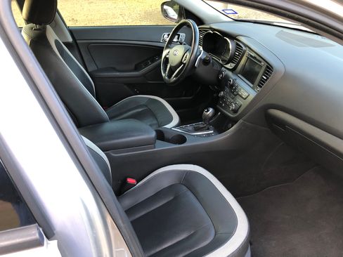 Used 2011 Kia Optima SX w/ Premium Touring Pkg image 6