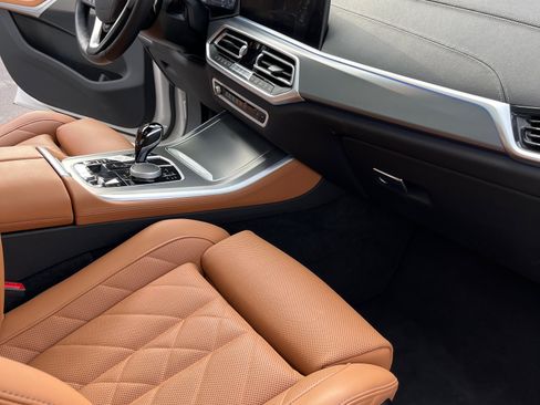 Used 2023 BMW X5 xDrive45e image 15