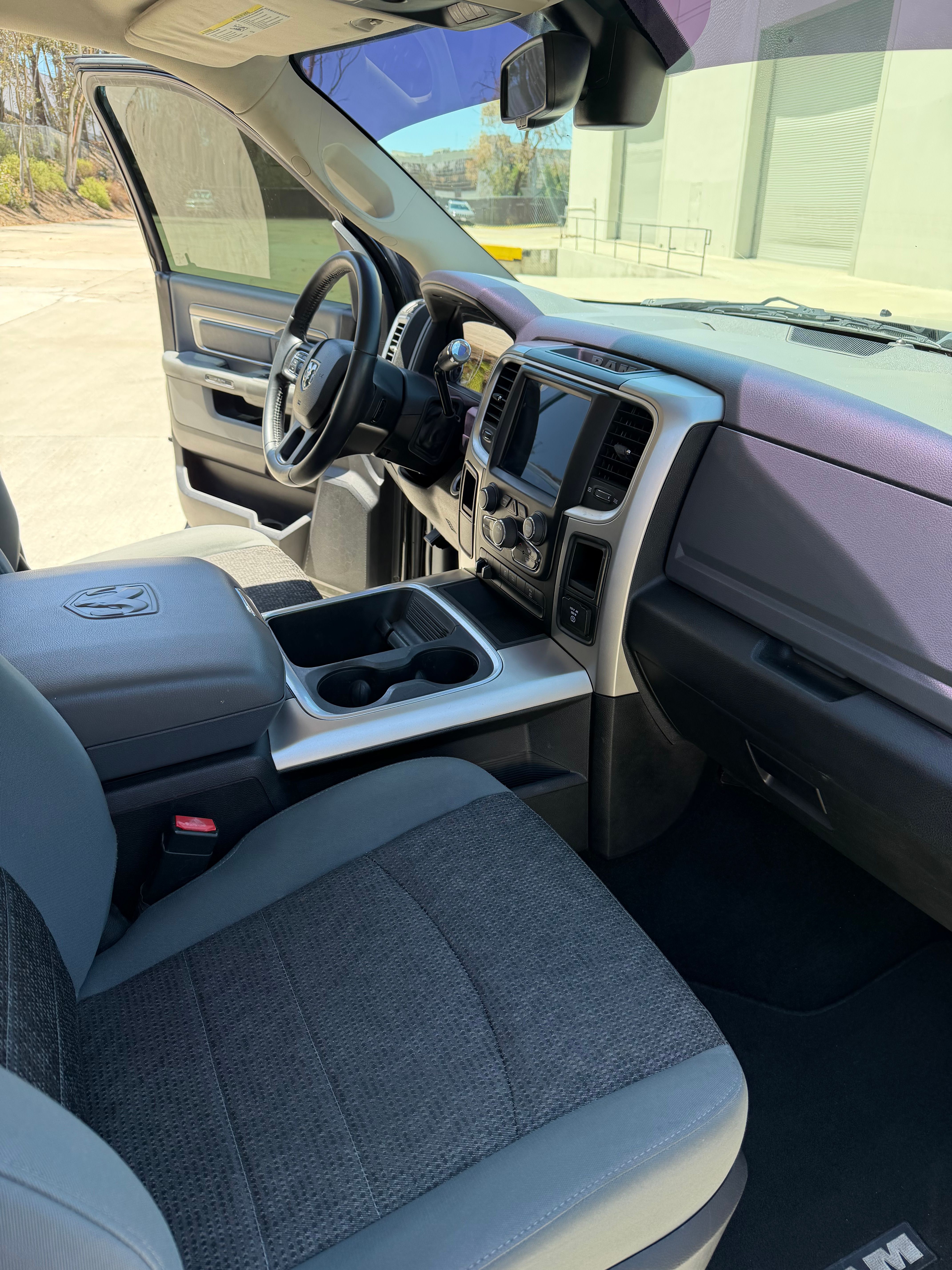 Used 2016 RAM 2500 SLT w/ Luxury Group RWD image 16