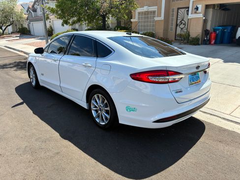 Used 2017 Ford Fusion Energi SE FWD image 9