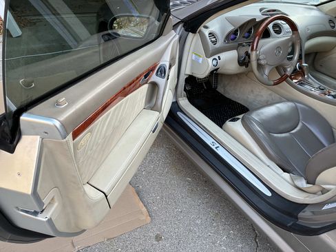 Used 2006 Mercedes-Benz SL 600 image 12