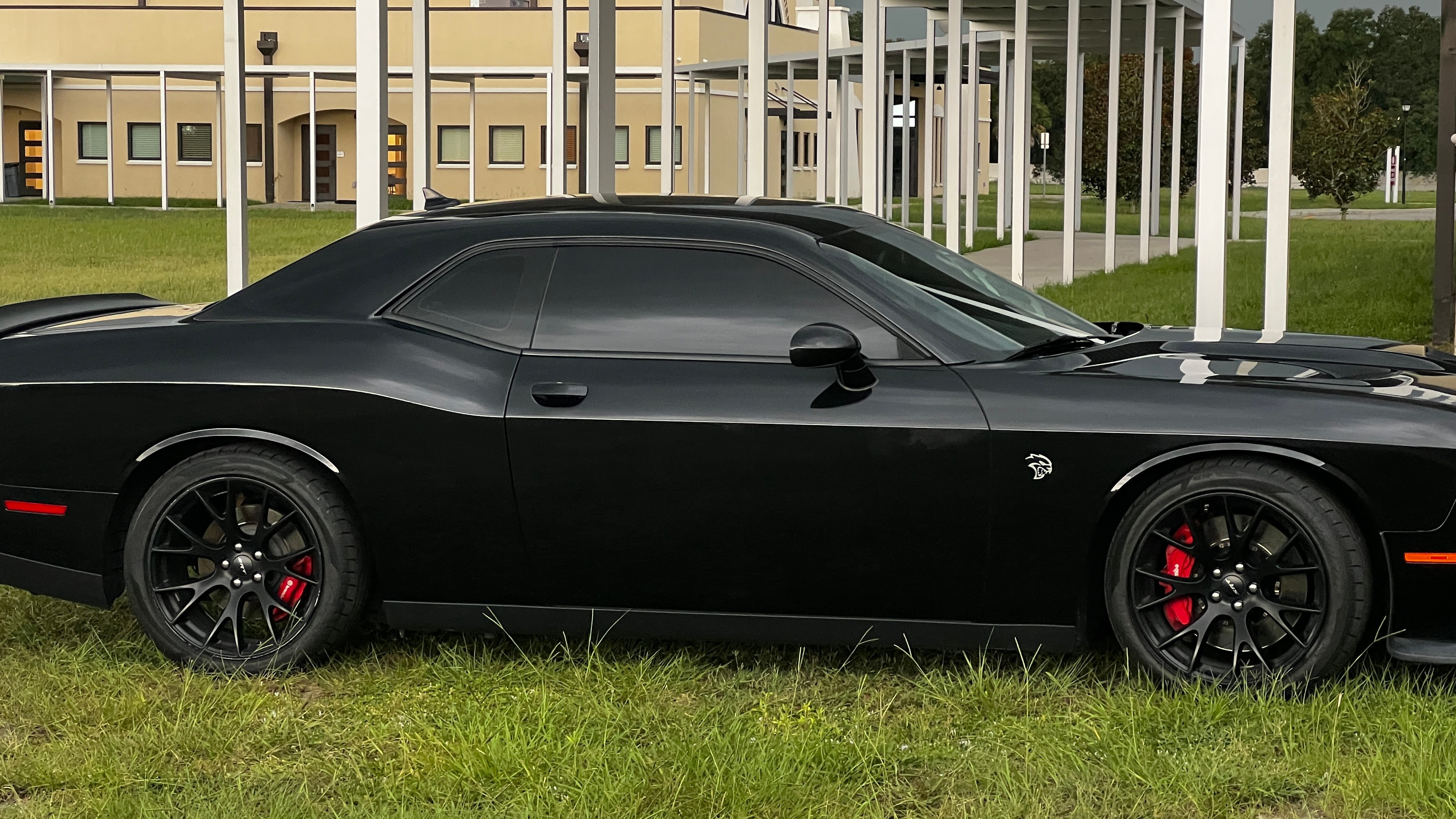 Used 2015 Dodge Challenger SRT Hellcat RWD image 1