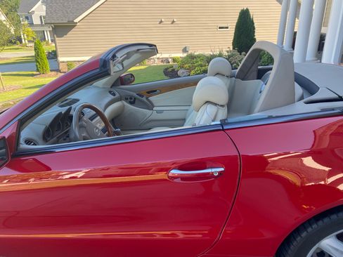 Used 2005 Mercedes-Benz SL 500 image 25