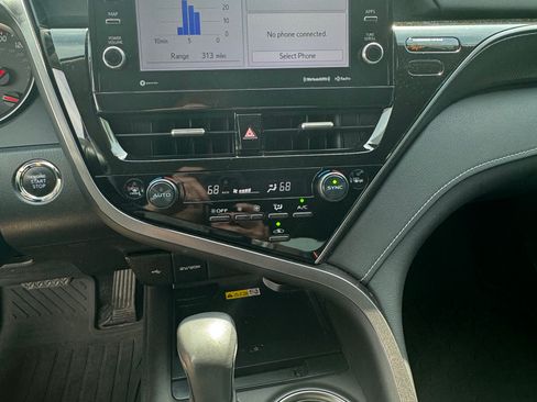 Used 2023 Toyota Camry XSE FWD image 14