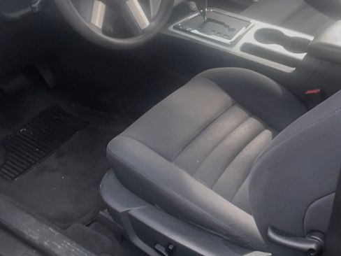 Used 2010 Dodge Challenger SE image 13