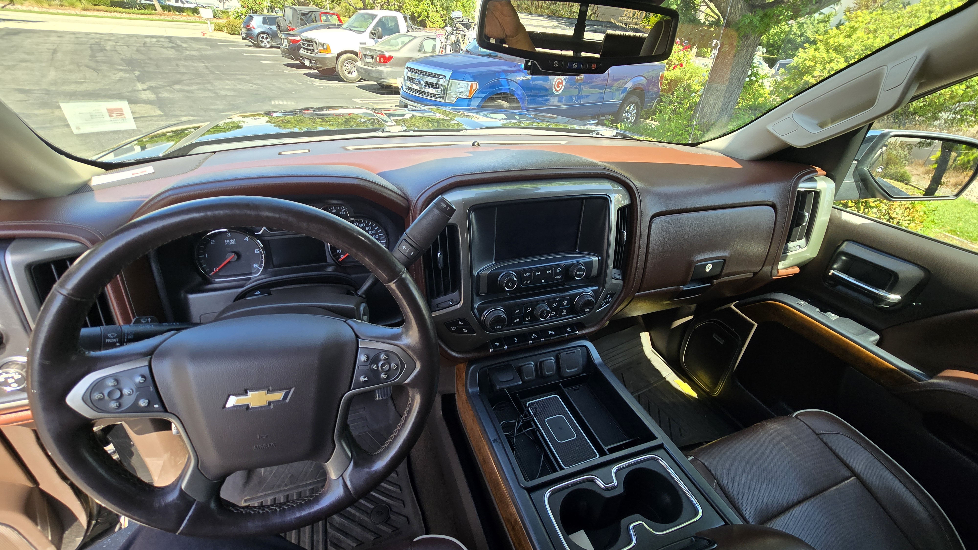 Used 2014 Chevrolet Silverado 1500 High Country w/ High Country Premium Package AWD/4WD image 18