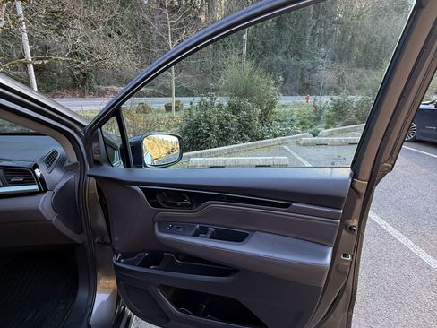 Used 2018 Honda Odyssey Elite image 14