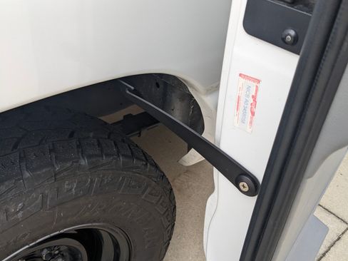 Used 2010 Ford E-350 and Econoline 350 XLT image 11