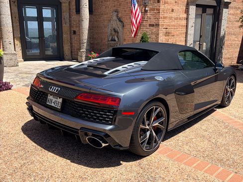 Used 2021 Audi R8 V10 w/ Premium Package RWD image 1