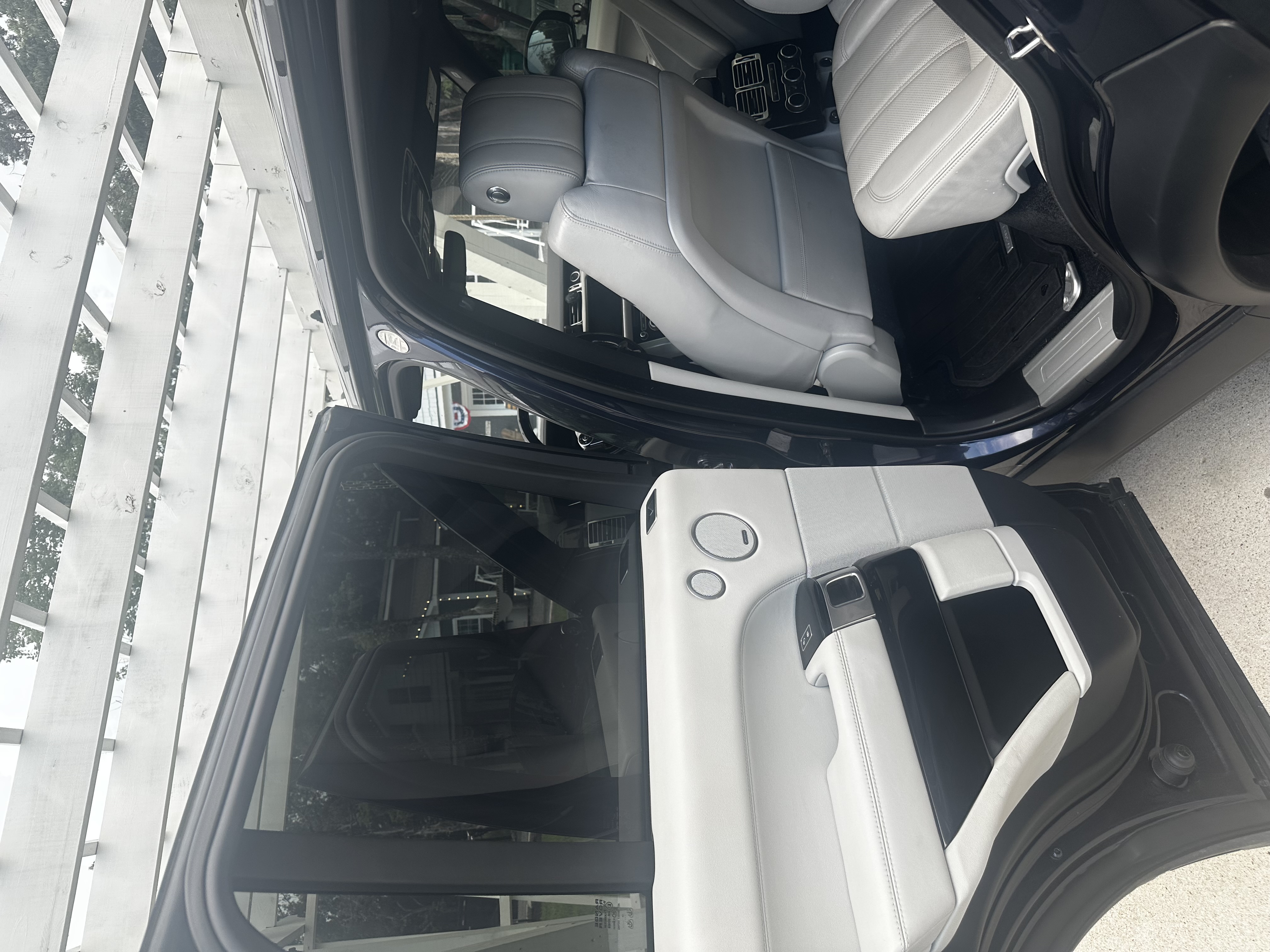 Used 2017 Land Rover Range Rover HSE AWD/4WD image 18