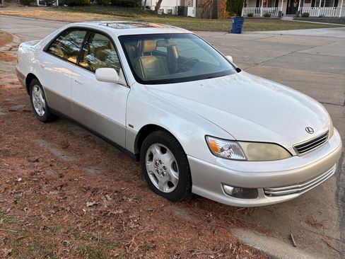 Used 2000 Lexus ES 330 300 Sedan 4D image 4