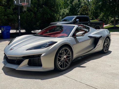 Used 2023 Chevrolet Corvette Z06 w/ Engine Appearance Package RWD image 4