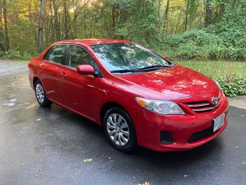 Used 2013 Toyota Corolla LE Special Edition image 1