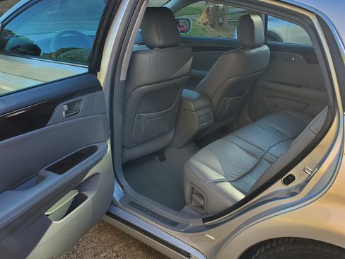 Used 2009 Toyota Avalon XLS FWD image 11