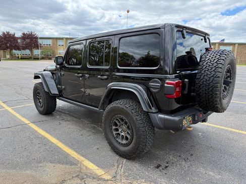 Used 2022 Jeep Wrangler Unlimited Rubicon w/ Xtreme Recon 35" Tire Package AWD/4WD image 4
