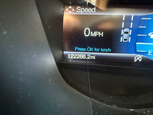Used 2019 Ford Fusion SE w/ Equipment Group 151A FWD image 10