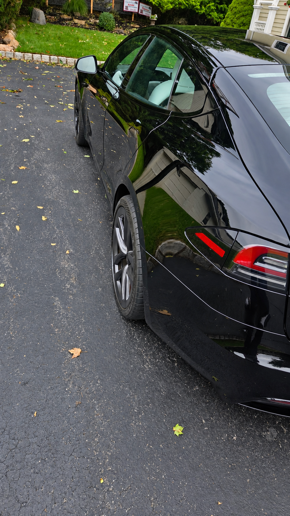 Used 2023 Tesla Model S Plaid AWD/4WD image 14