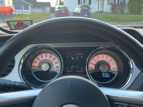 Used 2012 Ford Mustang GT Premium w/ Comfort Pkg image 10