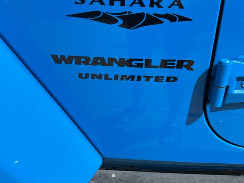 Used 2011 Jeep Wrangler Unlimited Sahara w/ Connectivity Group image 16