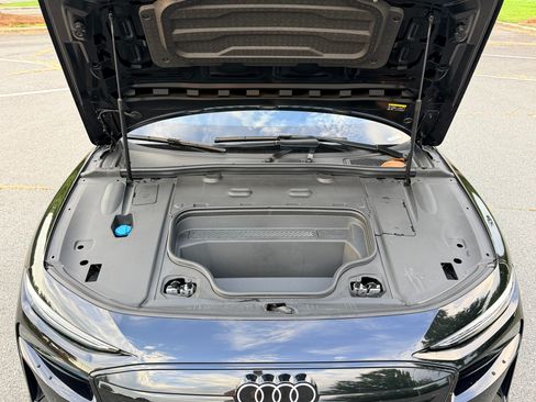 Used 2025 Audi A6 e-tron Premium Plus AWD/4WD image 18
