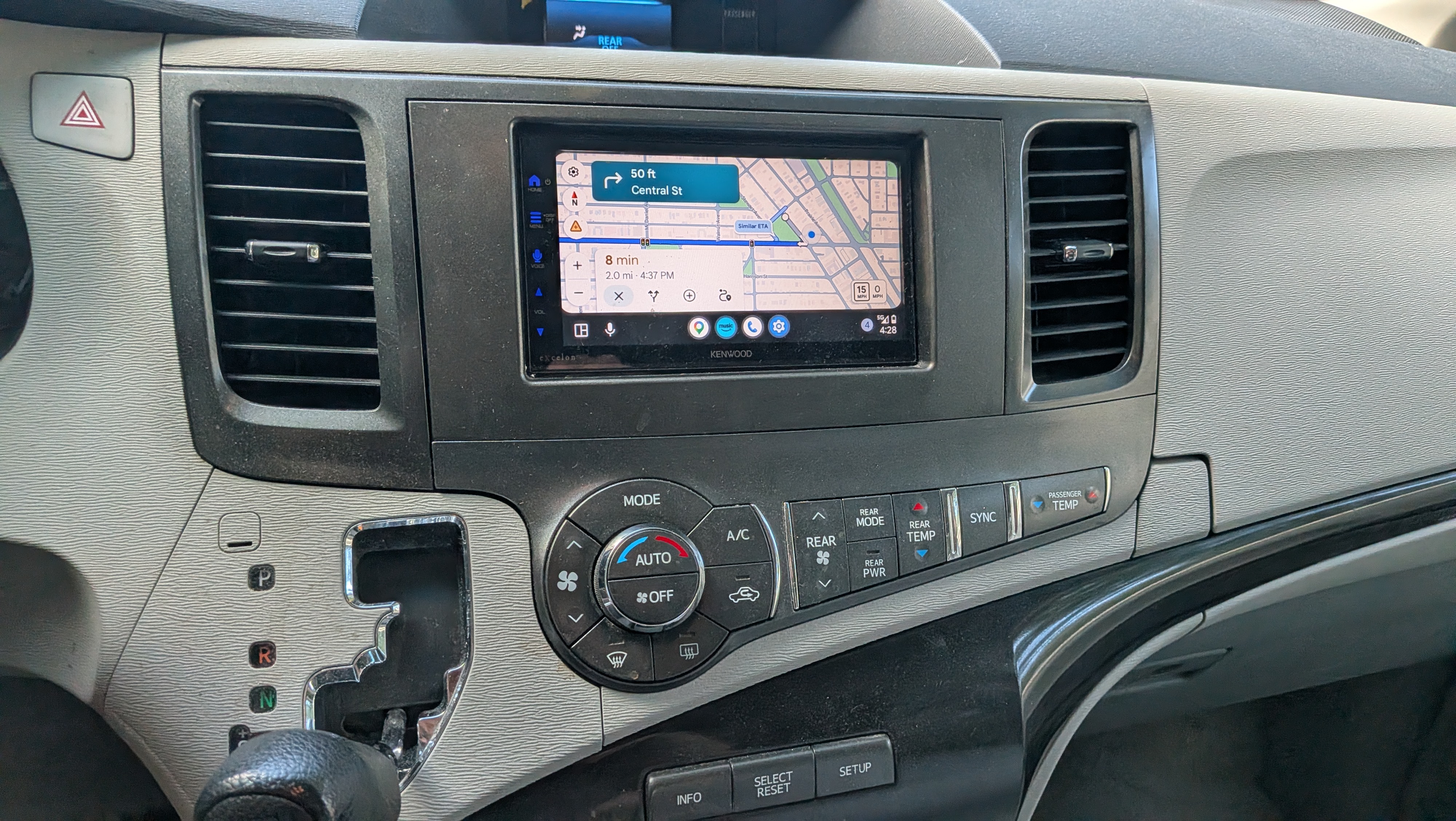 Used 2014 Toyota Sienna LE FWD image 13