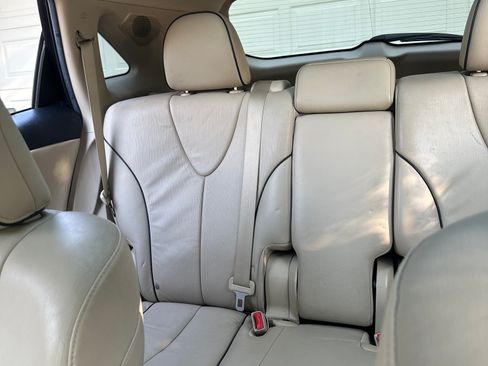 Used 2011 Toyota Venza AWD image 17