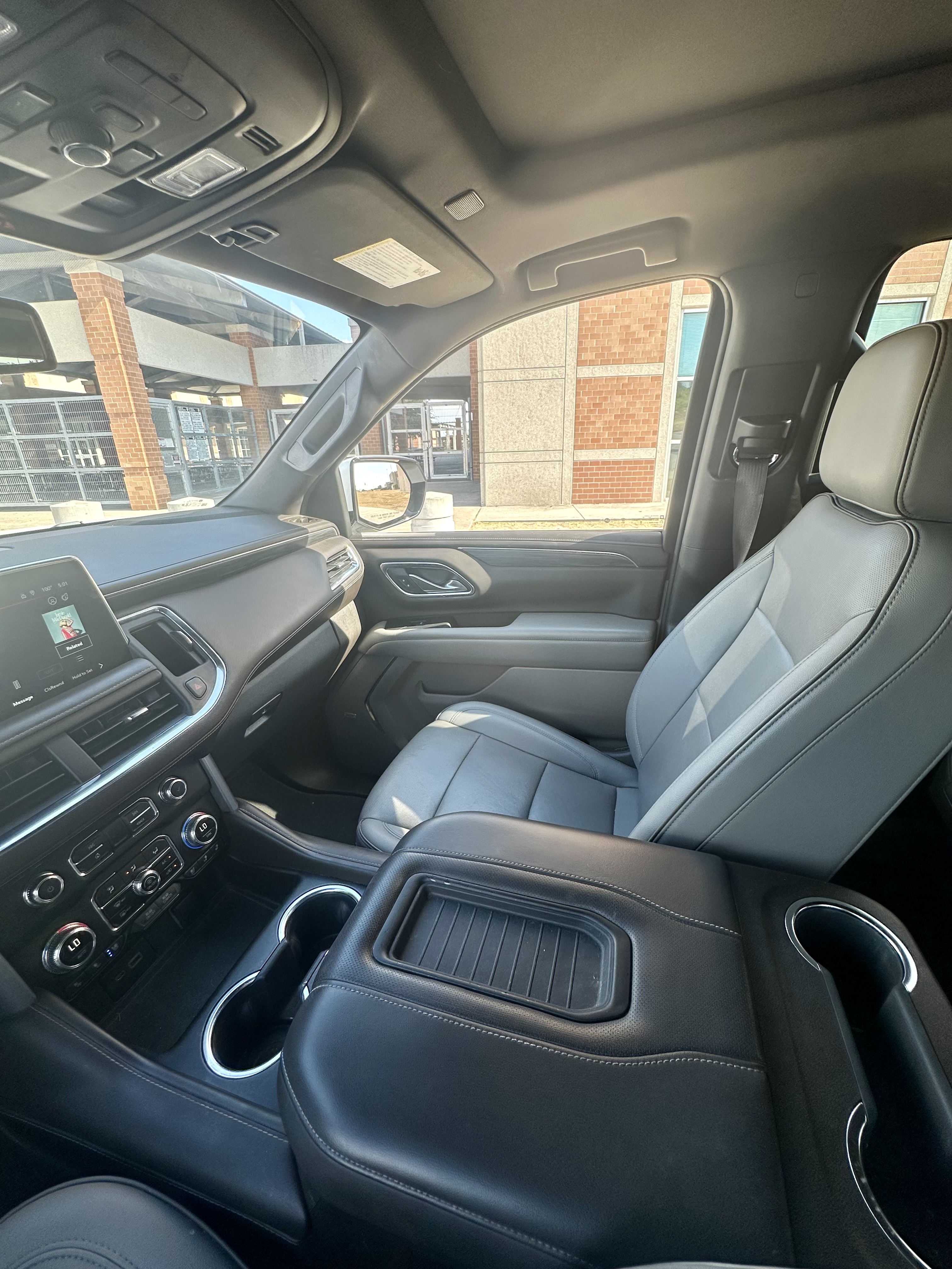 Used 2022 GMC Yukon SLT w/ SLT Premium Package AWD/4WD image 10