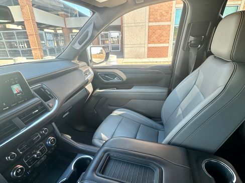 Used 2022 GMC Yukon SLT w/ SLT Premium Package AWD/4WD image 10